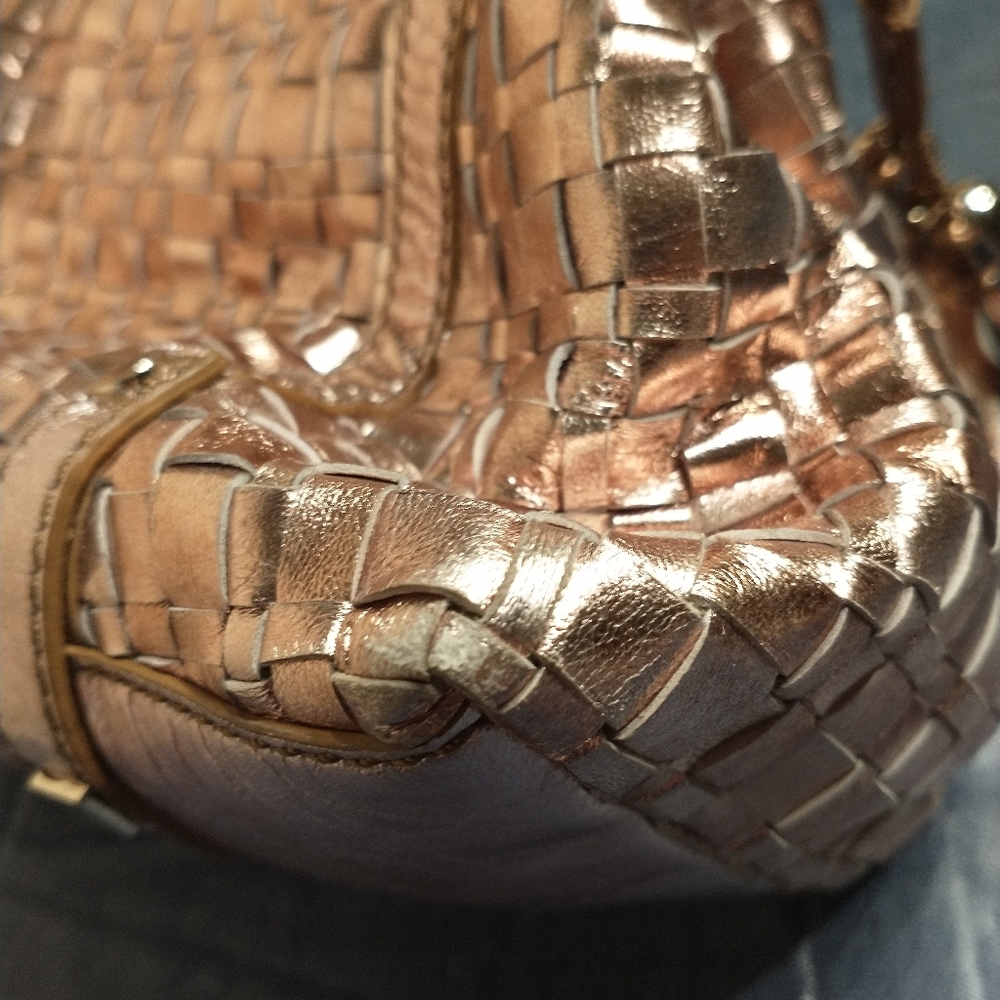 Elliott Lucca 100% leather purse gently Used